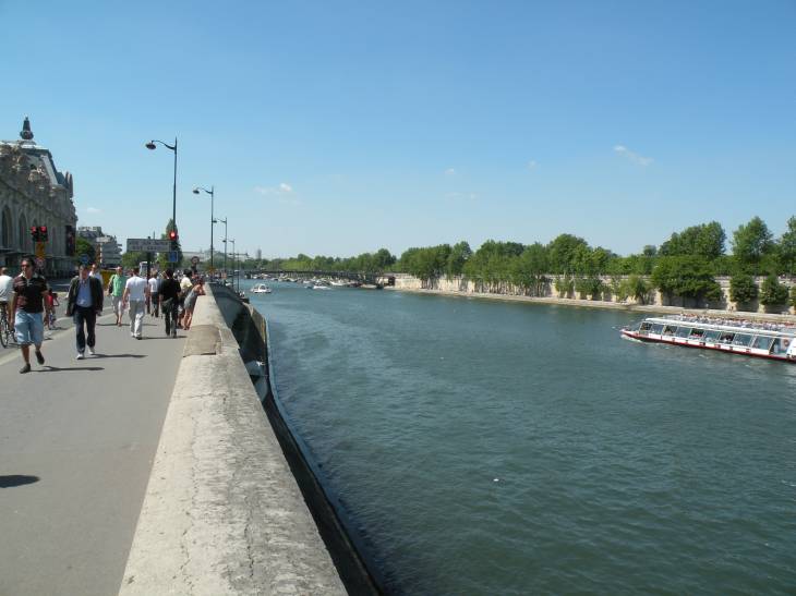  la Seine , au niveau du Musée d'Orsay
